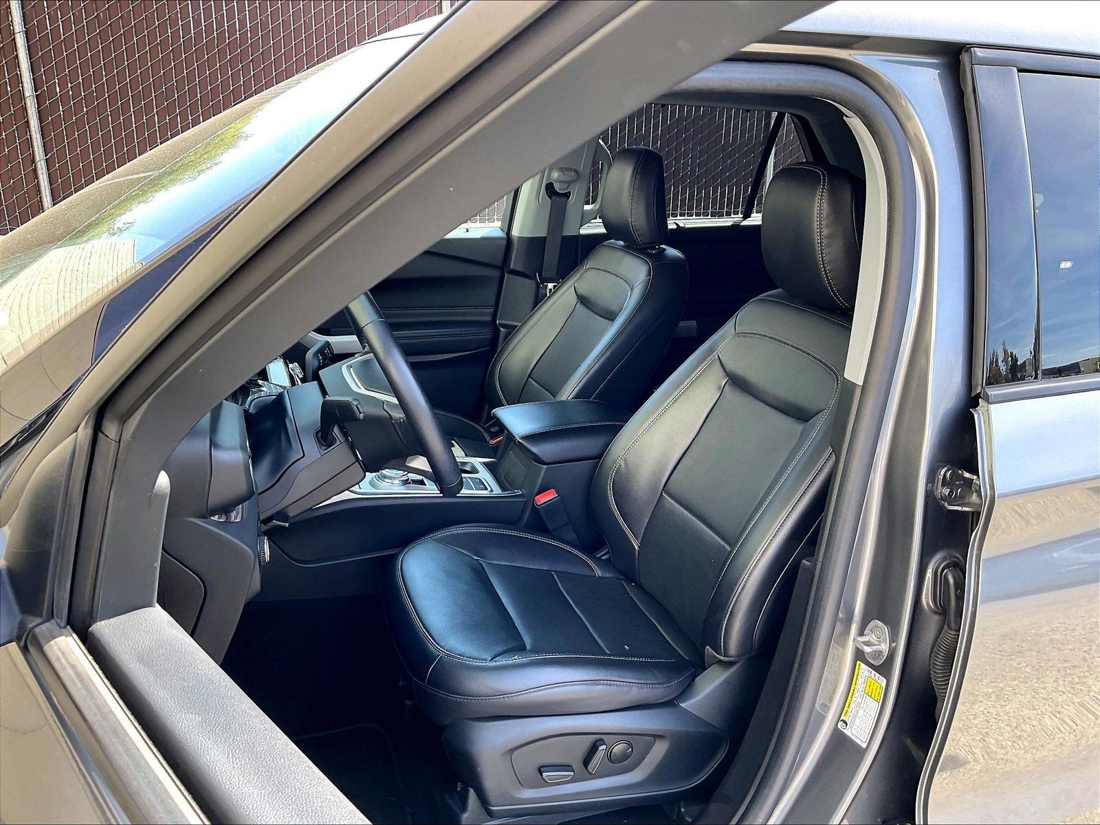 Used 2023 Ford Explorer Limited RWD image 24
