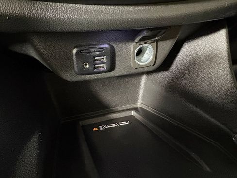 Used 2023 Chevrolet Traverse Premier FWD image 36