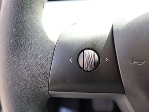 Used 2024 Tesla Model Y Long Range image 42