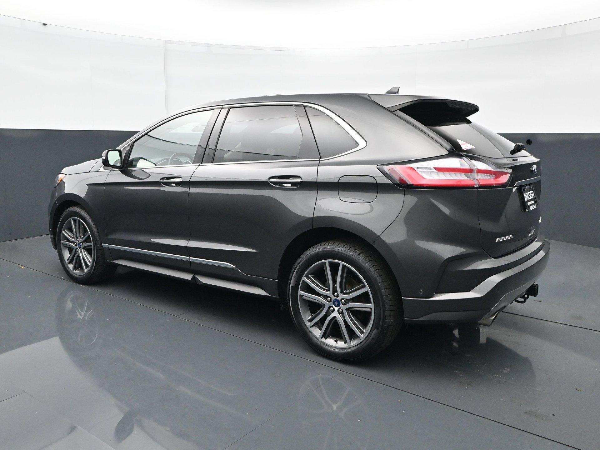 Used 2019 Ford Edge Titanium w/ Equipment Group 301A AWD/4WD image 4
