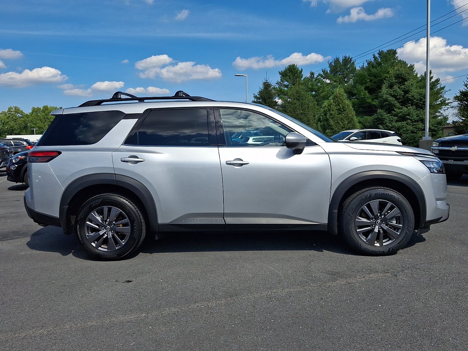 Certified 2024 Nissan Pathfinder SV AWD/4WD image 7