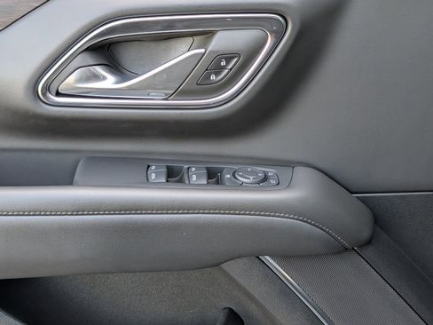 Used 2024 Chevrolet Suburban LS RWD image 15