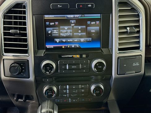 Used 2015 Ford F150 Platinum w/ Equipment Group 701A Luxury AWD/4WD image 15