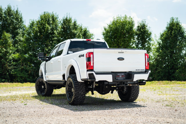 New 2026 Ford F250 Lariat w/ Black Appearance Package AWD/4WD image 13