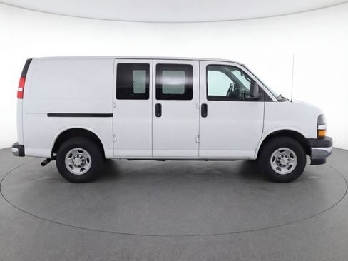 Used 2025 Chevrolet Express 3500 LT w/ LT Preferred Equipment Group image 11