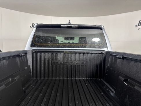 Used 2025 Toyota Tacoma SR5 AWD/4WD image 26