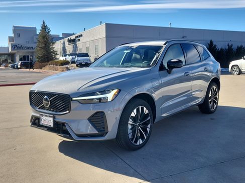 New 2026 Volvo XC60 T8 Plus w/ Protection Package Premier image 4