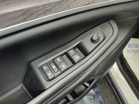 Used 2024 Jeep Grand Cherokee Limited w/ Luxury Tech Group II AWD/4WD image 4