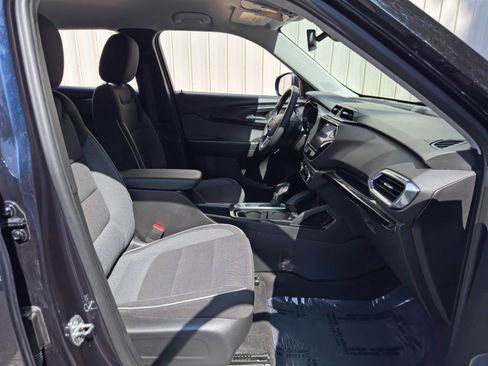 Used 2021 Chevrolet TrailBlazer LT FWD image 14