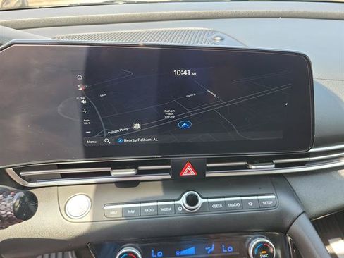 Used 2025 Hyundai Elantra SEL FWD image 11
