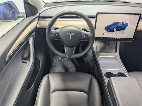 Used 2023 Tesla Model Y AWD image 7