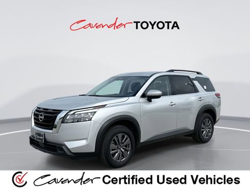 Used 2025 Nissan Pathfinder SV FWD image 1