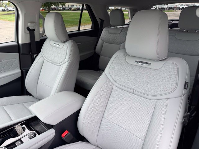 Used 2026 Ford Explorer Platinum w/ LUX Leather Package AWD/4WD image 19