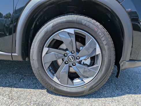 Certified 2026 Nissan Rogue SV AWD/4WD image 12