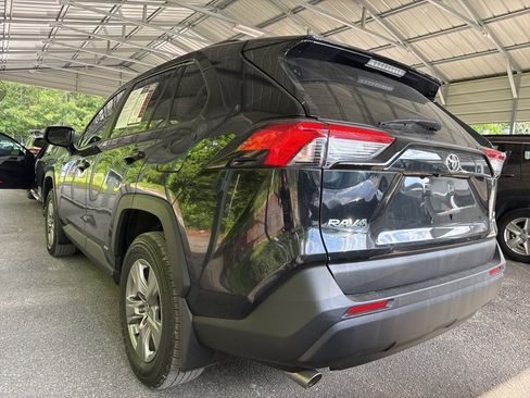 Used 2025 Toyota RAV4 LE AWD/4WD image 4