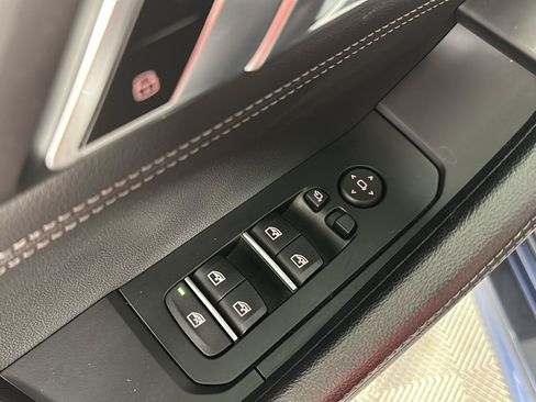 Used 2022 BMW X6 xDrive40i w/ M Sport Package AWD/4WD image 7