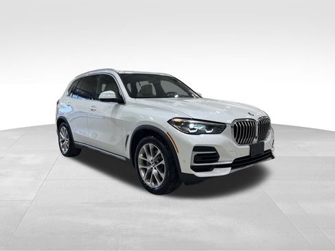Used 2022 BMW X5 xDrive40i w/ Premium Package image 1