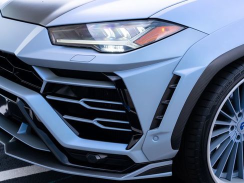 Used 2022 Lamborghini Urus AWD/4WD image 29