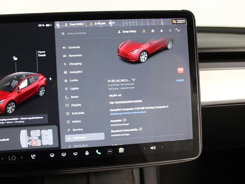 Used 2022 Tesla Model Y Long Range AWD/4WD image 32