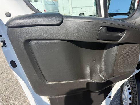 Used 2025 RAM ProMaster 2500 w/ Convenience Group FWD image 26
