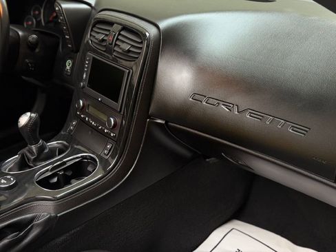 Used 2013 Chevrolet Corvette 427 w/ 1SB Preferred Equipment Group image 41