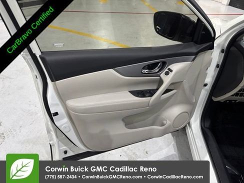 Used 2020 Nissan Rogue Sport SL FWD image 13