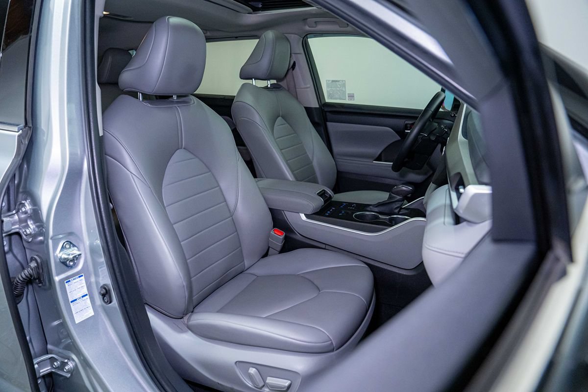 Used 2022 Toyota Highlander XLE AWD/4WD image 20