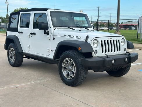 Used 2014 Jeep Wrangler Unlimited Rubicon w/ Connectivity Group AWD/4WD image 3
