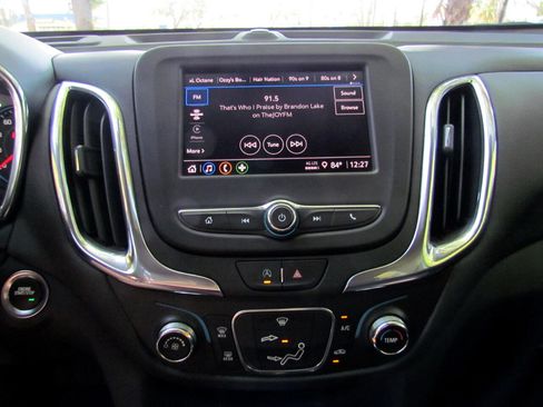 Used 2023 Chevrolet Equinox LT image 28