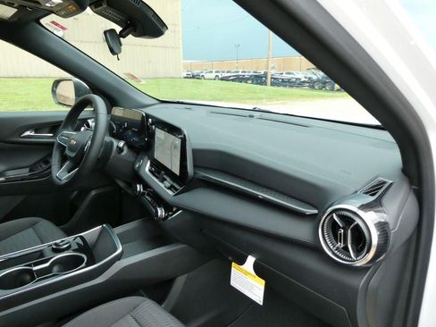 New 2027 Chevrolet Equinox LT FWD image 10