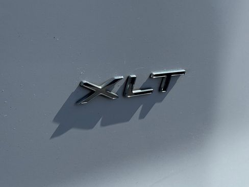 Used 2023 Ford Transit 350 XLT image 9