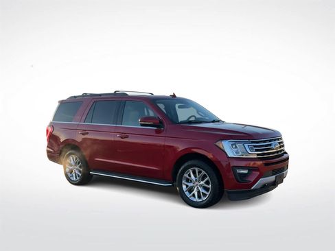 Used 2020 Ford Expedition XLT w/ Equipment Group 202A image 2