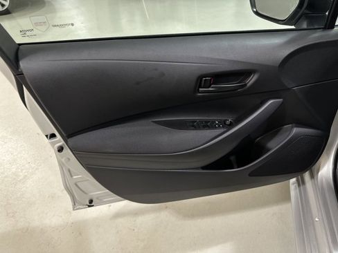 Used 2025 Toyota Corolla LE image 17