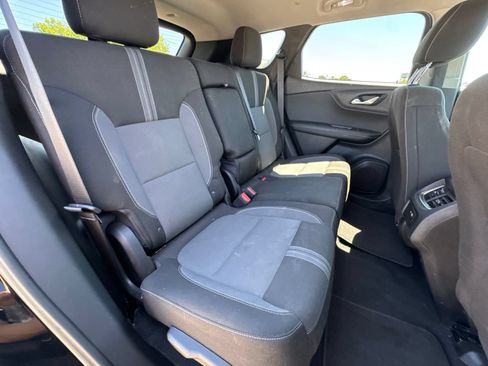 Used 2025 Chevrolet Blazer LT FWD image 27