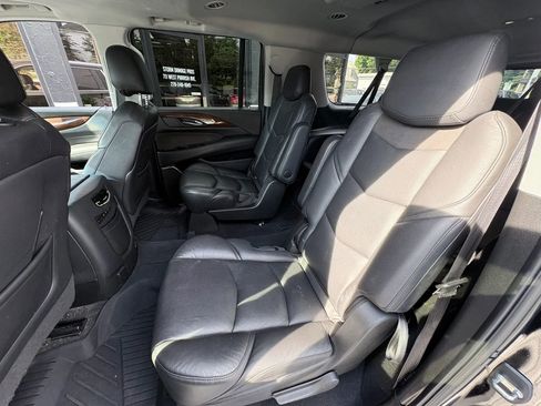 Used 2019 Cadillac Escalade ESV Premium Luxury AWD/4WD image 15