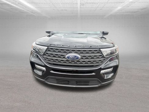Certified 2023 Ford Explorer XLT w/ Equipment Group 202A AWD/4WD image 16