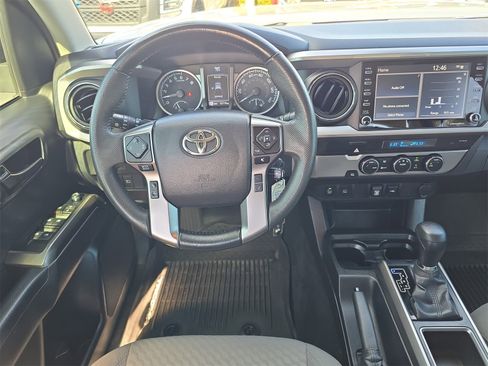 Used 2022 Toyota Tacoma TRD Sport image 8