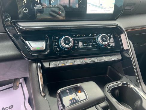 Used 2024 GMC Sierra 1500 AT4 w/ Technology Package image 16