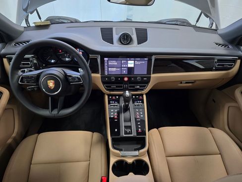 New 2025 Porsche Macan image 18