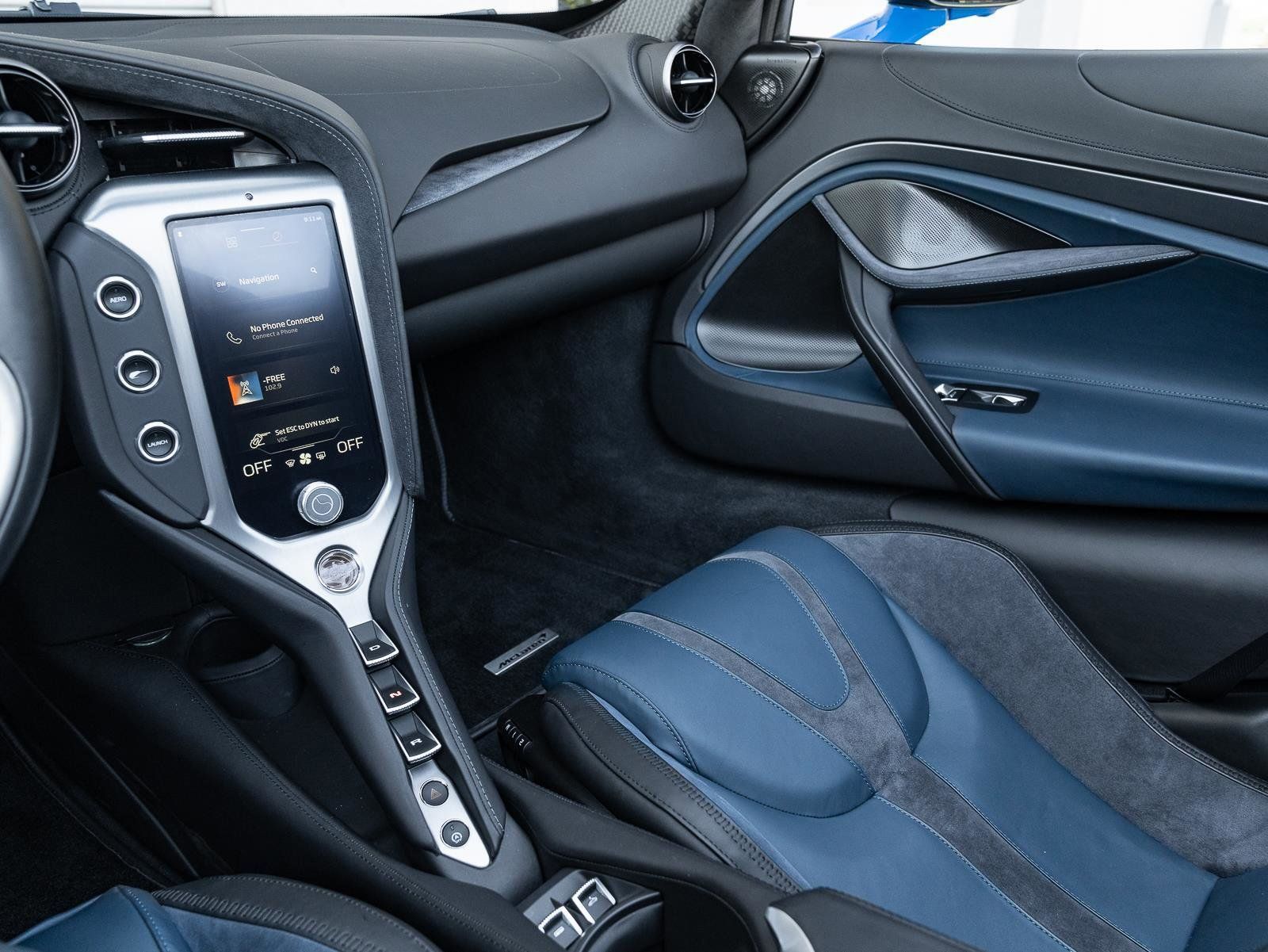 Used 2024 McLaren 750S Spider RWD image 16