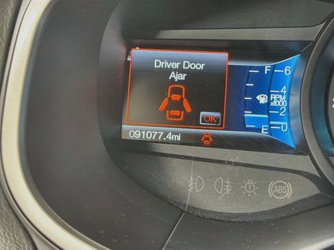 Used 2017 Ford Edge SEL w/ Equipment Group 201A AWD/4WD image 18
