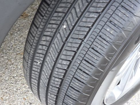 Used 2025 Honda Pilot EX-L image 14