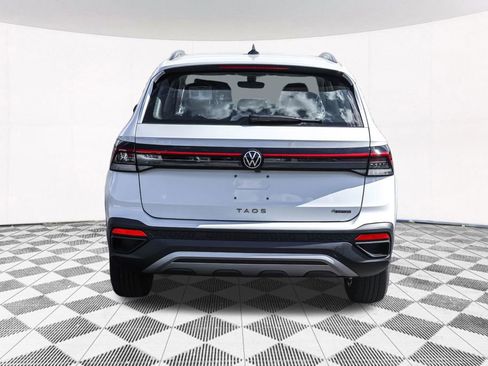 Used 2025 Volkswagen Taos S image 9