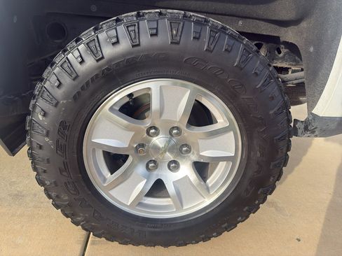 Used 2018 Chevrolet Silverado 1500 LT w/ All Star Edition image 17