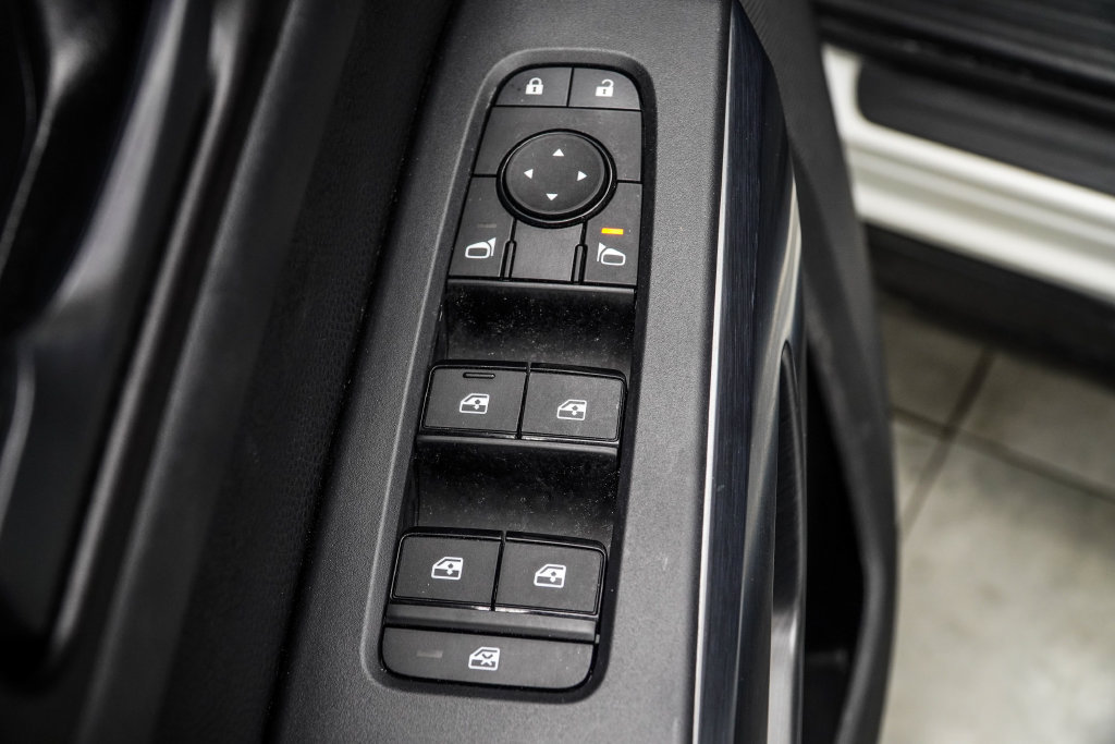 Used 2024 Nissan Pathfinder Rock Creek AWD/4WD image 38