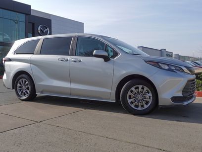 Used 2024 Toyota Sienna LE