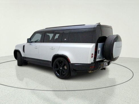 Used 2023 Land Rover Defender 130 X-Dynamic SE AWD/4WD image 12