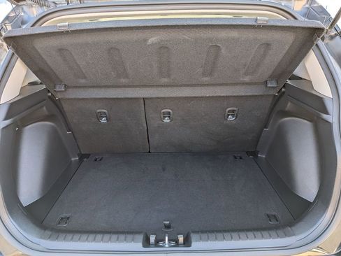 Used 2025 Hyundai Venue SEL image 29