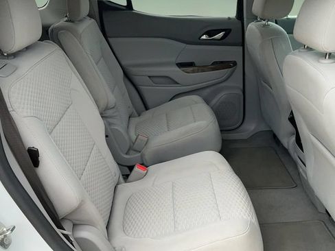 Used 2018 GMC Acadia SLE FWD image 19