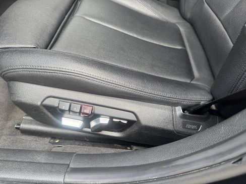 Used 2018 BMW 330i Sedan RWD image 2